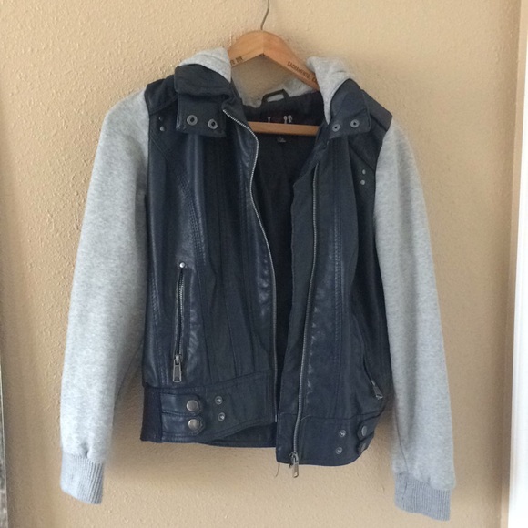 Jacket - Picture 1 of 4